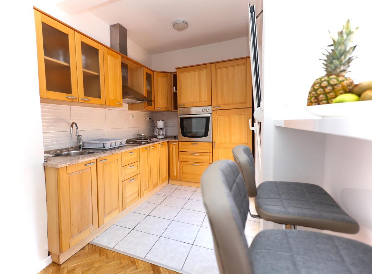 Apartmani Guto Podstrana Exterior photo